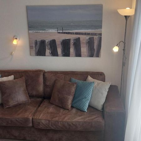 Appartement met inpandig balkon, 150 meter verwijderd van strand en centrum Zoutelande Buitenkant foto