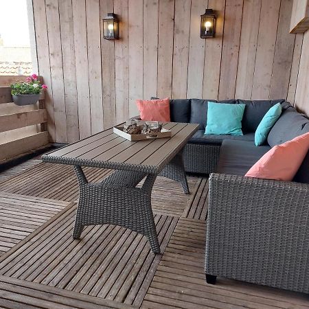 Appartement met inpandig balkon, 150 meter verwijderd van strand en centrum Zoutelande Buitenkant foto