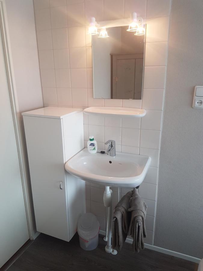 Appartement met inpandig balkon, 150 meter verwijderd van strand en centrum Zoutelande Buitenkant foto