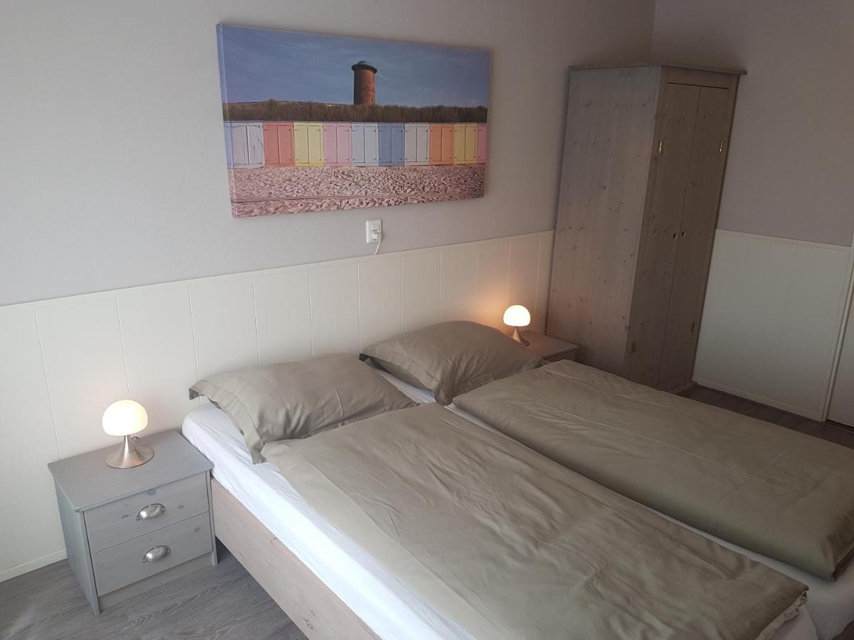 Appartement met inpandig balkon, 150 meter verwijderd van strand en centrum Zoutelande Buitenkant foto