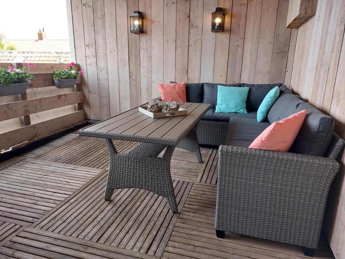 Appartement met inpandig balkon, 150 meter verwijderd van strand en centrum Zoutelande Buitenkant foto